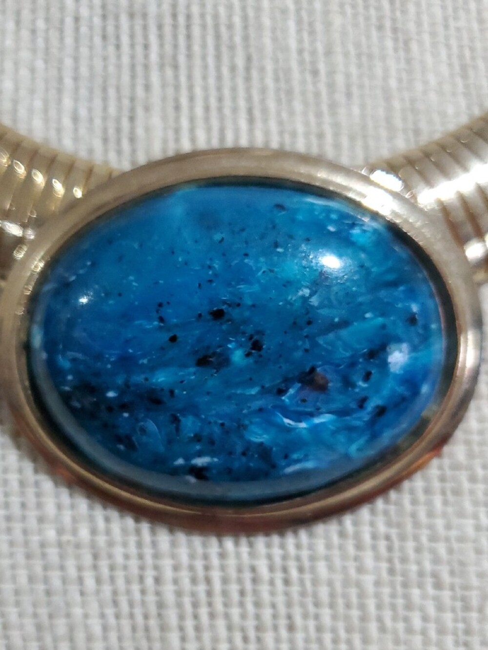 Gold-Tone Omega Ribbed Collar Necklace with Blue Stone Center Vintage Chunky - Picture 6 of 11